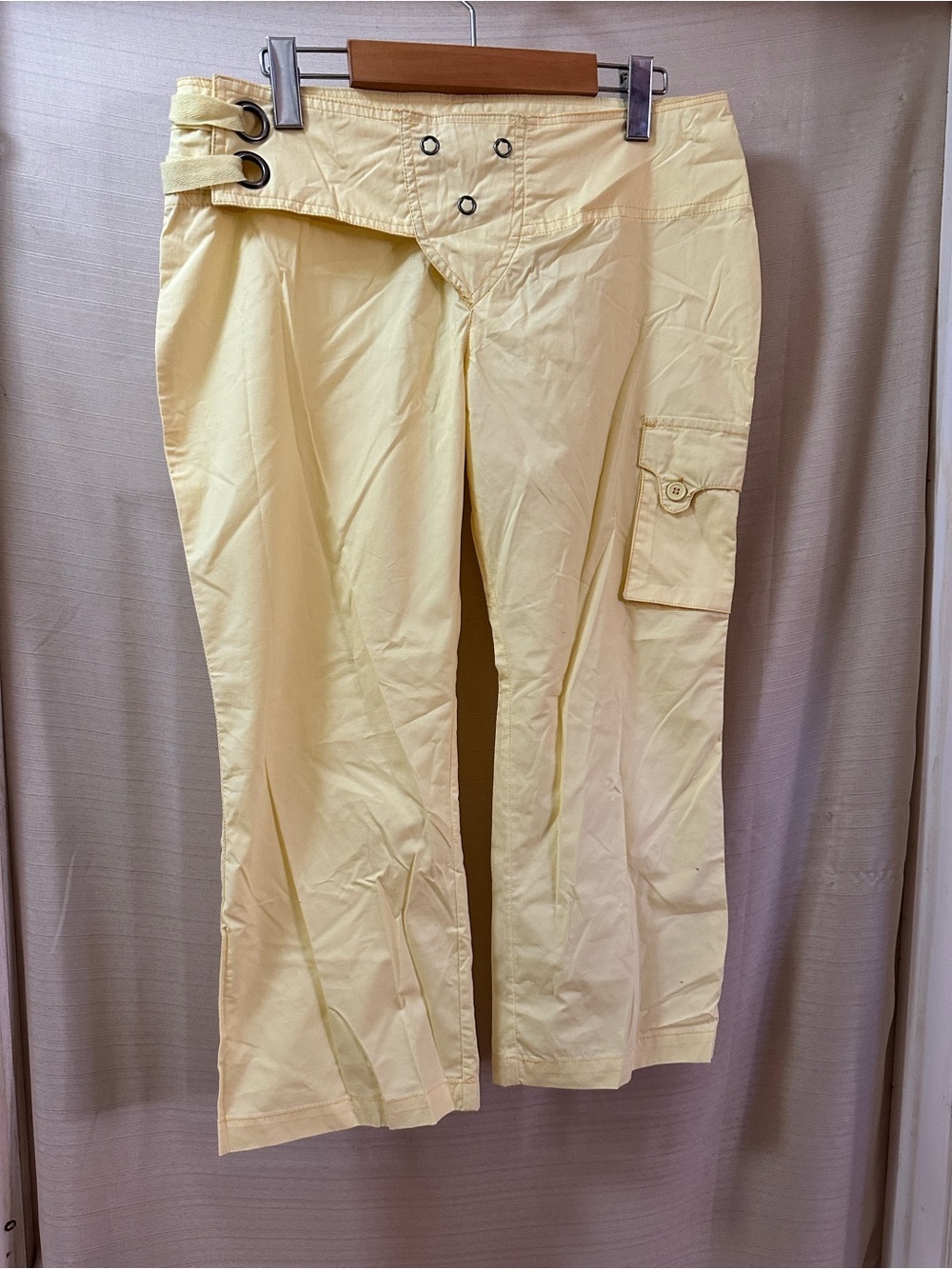 Gilly G Y2K Yellow Cargo Capri Pants Women’s Size 7 Low Rise Utility